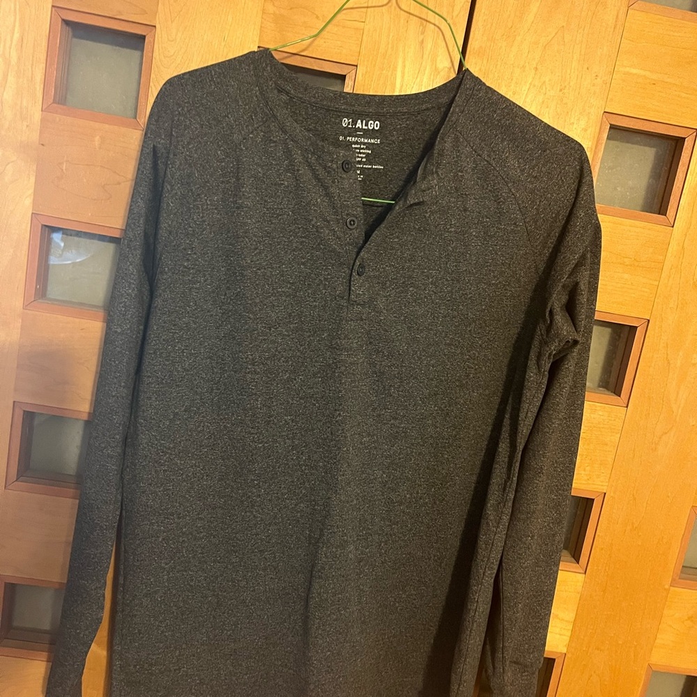 01.Aldo (Stitchfix)  Henley Long Sleeve Tee/Baselayer, M